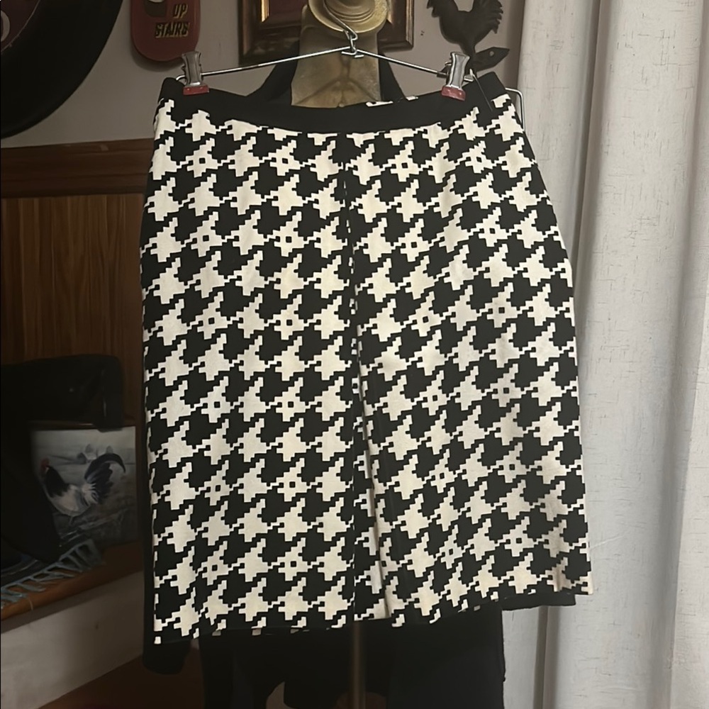 CNC Costume National Black and White Pencil Skirt